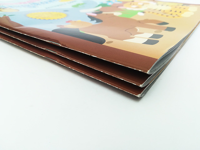 Vollfarbiger Druck von Zeitschriftenbüchern, Karton, glänzender Broschürendruck